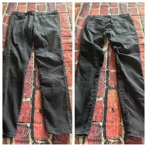 AG Adriano Goldschmied the Remi Ankle Super skinny tux
Size 29 inseam 29”